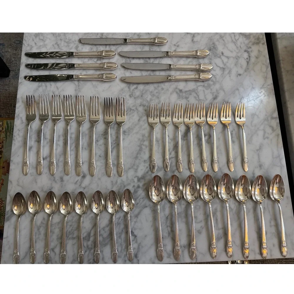 1847 Rogers Bros First Love Silverplate Flatware Set 39 Pieces Floral IS EUC